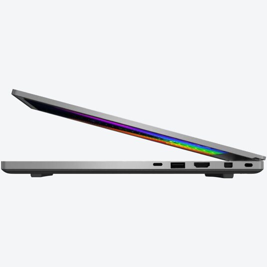 Razer Blade 15 Profi (2019) FHDi7-9750H 240Hz RTX 2070 512GB SSD Weiß