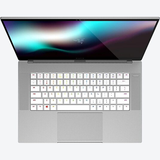 Razer Blade 15 Studio (RZ09-0330QGM3-R3G1)
