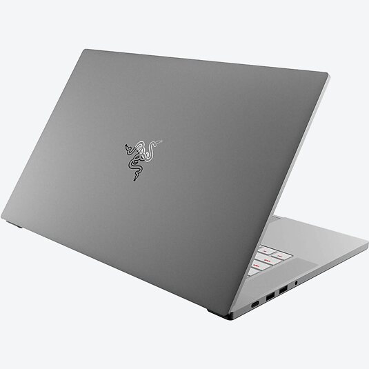 Razer Blade 15 Studio (RZ09-0330QGM3-R3G1)