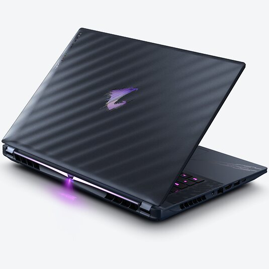 GIGABYTE AORUS MASTER 16 BZHC6DEE65SP