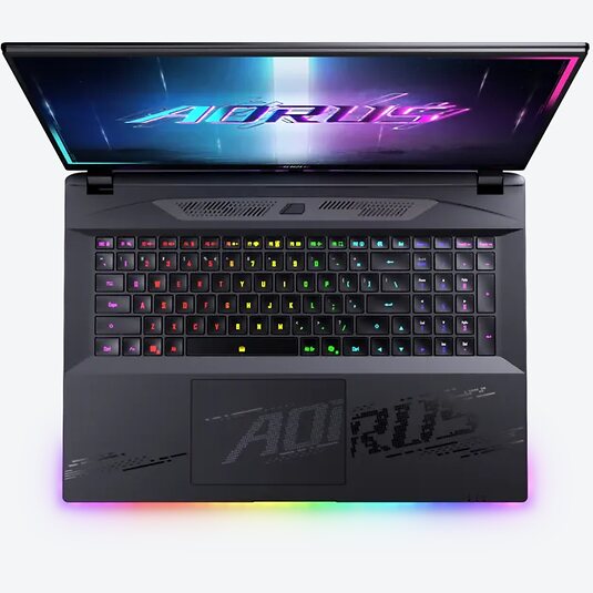 GIGABYTE AORUS MASTER 18 BZHC6DED42SP