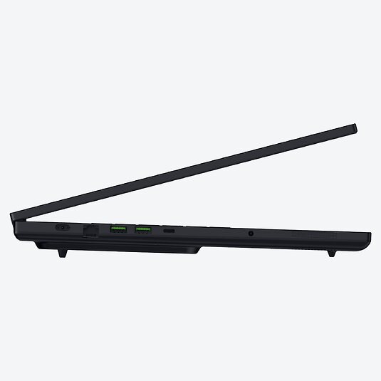 Razer Blade 18 (RZ09-0582DGR9-R3G1)